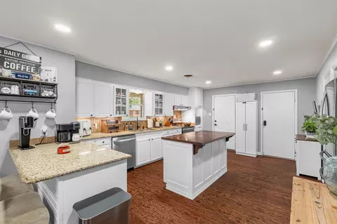 2025 W Belclaire Cir, Corsicana, TX 75110