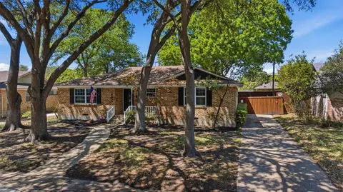 8415 Sweetwater Dr, Dallas, TX 75228