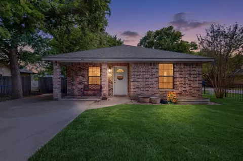 494 Park St, Cleburne, TX 76031