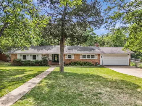 400 Broughton Dr, Woodway, TX 76712