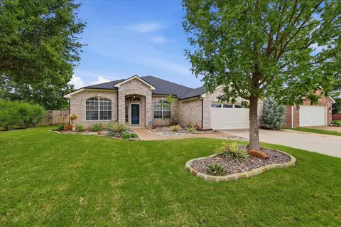 1622 Redwood Dr, Corinth, TX 76210