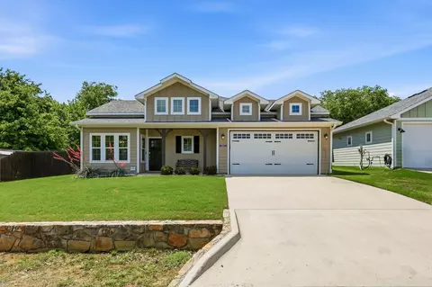 207 Wilson St, Lake Dallas, TX 75065