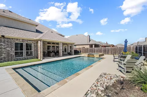 104 Sweetleaf Dr, Red Oak, TX 75154