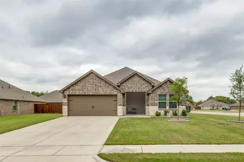 1604 Knoll Crest Dr, Kaufman, TX 75142