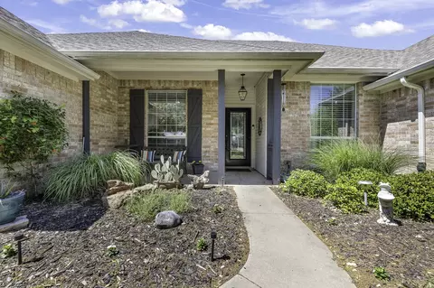 218 Granada Calle St, Granbury, TX 76049