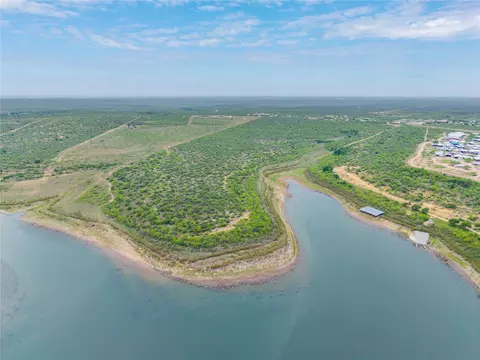 143 Rr 10, Voss, TX 76888