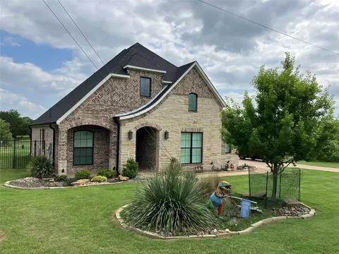 19043 White Bluff Dr, Whitney, TX 76692