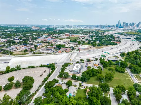 810 E 12th St, Dallas, TX 75203