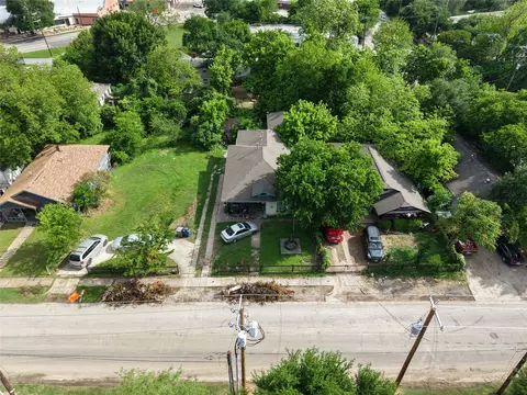 810 E 12th St, Dallas, TX 75203