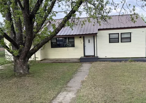 204 Bluffview Dr, Brownwood, TX 76801