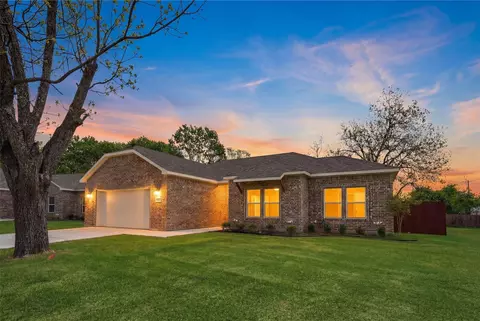 1019 Holiday Dr, Sherman, TX 75090