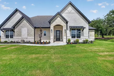 1045 Arbor Vista Dr, Azle, TX 76020