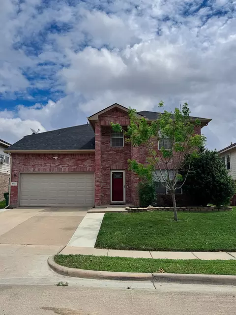 6732 Geyser Trl, Watauga, TX 76137