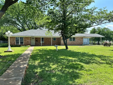 500 Curtis Rd, Burleson, TX 76028