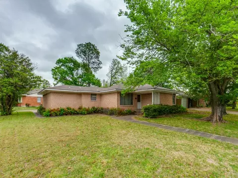 2804 S 5th St, Garland, TX 75041