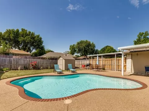 1608 Mayflower Dr, Carrollton, TX 75007