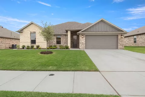 637 Mooney Dr, Saginaw, TX 76179