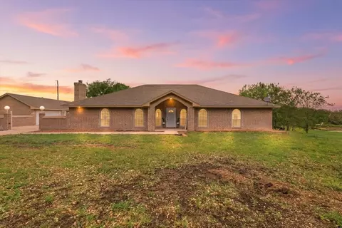 353 Hidden Meadow Ct, Rhome, TX 76078