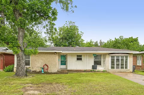 2320 Maryel Dr, Fort Worth, TX 76112