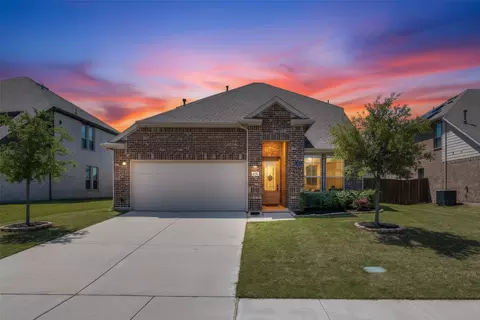 421 Tuscany Dr, Forney, TX 75126