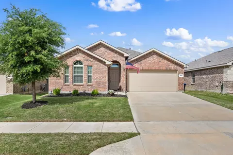 8917 Dameron Dr, Fort Worth, TX 76131