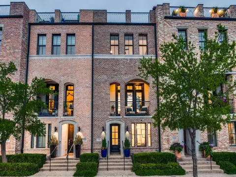 536 S Pearl Expy, Dallas, TX 75201