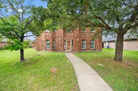 4005 Cavalier Dr, Rowlett, TX 75088