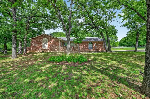745 Carol Ln, Burleson, TX 76028