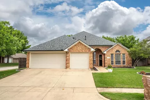 8601 Joshua Ct, North Richland Hills, TX 76182