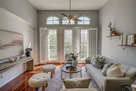 1020 Texas St #3304, Fort Worth, TX 76102