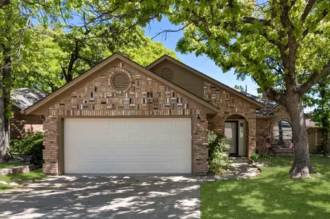 4905 Arborgate Dr, Arlington, TX 76017