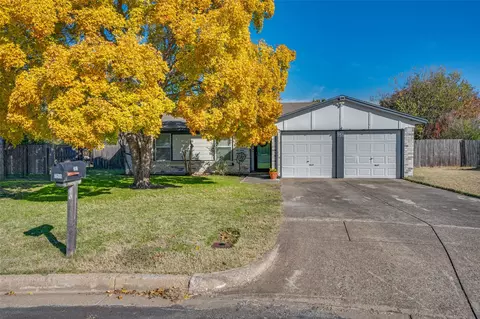 751 Tumbleweed Ct, Fort Worth, TX 76108