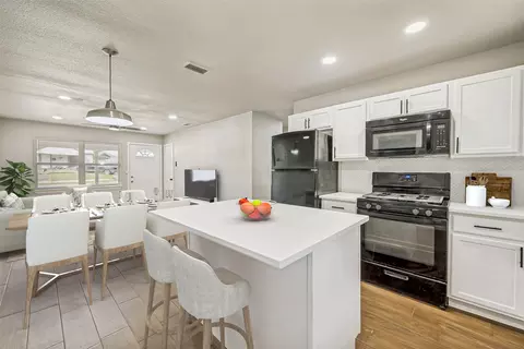 1913 San Antonio St, Grand Prairie, TX 75051