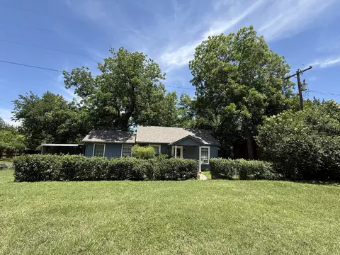 403 Avenue E Ave, Valley Mills, TX 76689