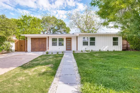 2605 Greenhurst Dr, Farmers Branch, TX 75234