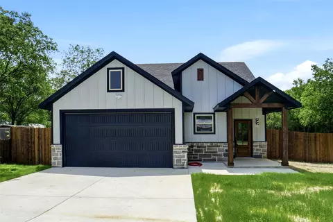 205 W Elm St, Alvarado, TX 76009