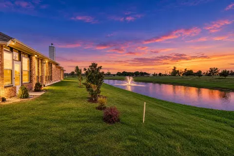 902 Saint Matthew Cir, Royse City, TX 75189