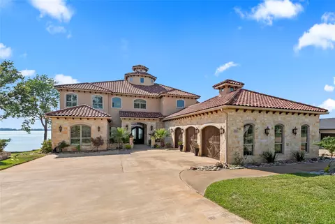 204 Pinnacle Club Pl, Mabank, TX 75156