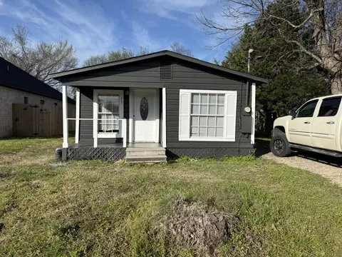 813 S Smith St, Ennis, TX 75119