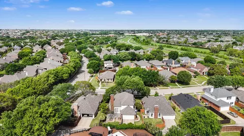 View/Area - 337 Touchdown Dr, Irving, TX 75063 photo 2 of 4