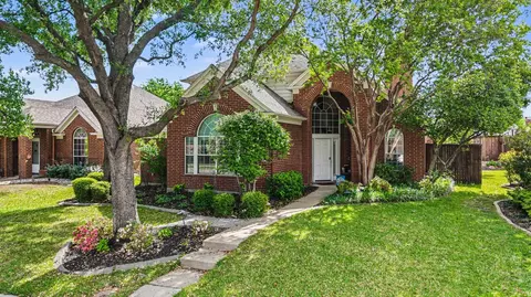 Exterior - 337 Touchdown Dr, Irving, TX 75063 photo 7 of 7