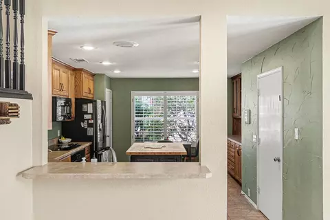 Kitchen - 337 Touchdown Dr, Irving, TX 75063 photo 1 of 5