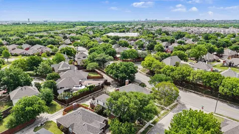 View/Area - 337 Touchdown Dr, Irving, TX 75063 photo 4 of 4