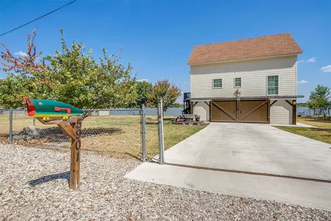5901 Parkside Ct, Granbury, TX 76048