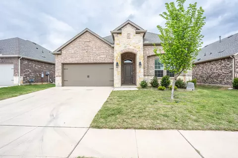10415 Twisting Springs Dr, Aubrey, TX 76227