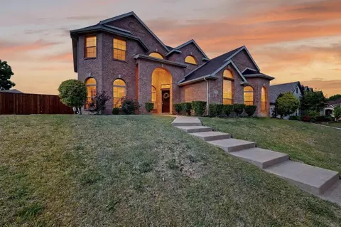 232 Wellington Dr, Desoto, TX 75115
