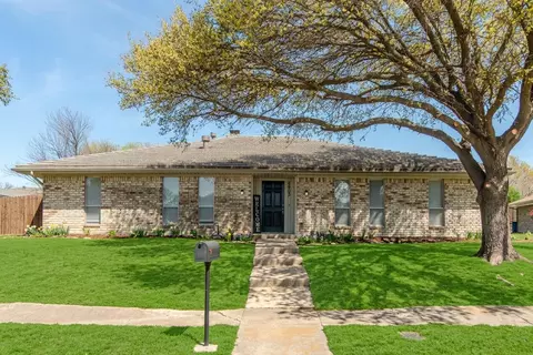 5902 Fawn Valley Ln, Rowlett, TX 75089