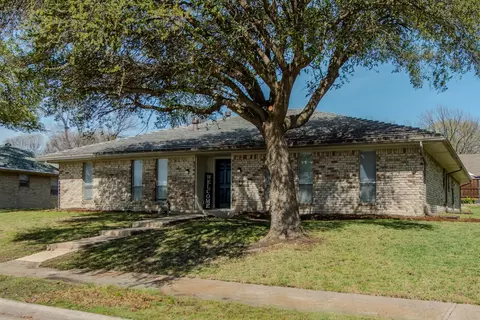 5902 Fawn Valley Ln, Rowlett, TX 75089