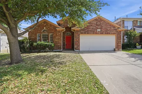 6361 Redeagle Creek Dr, Fort Worth, TX 76179