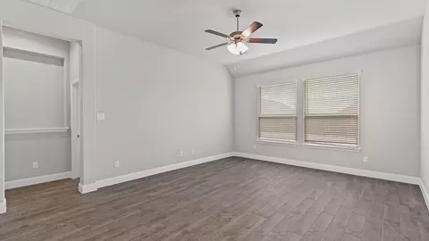 Living - 729 Soaring Hawk Dr, Fort Worth, TX 76008 photo 1 of 3